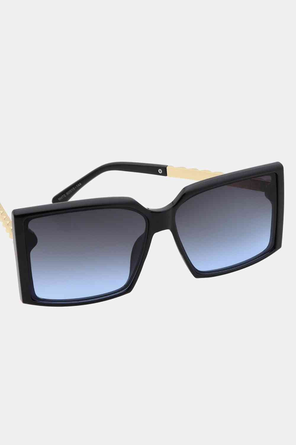 Square polycarbonate frame sunglasses with UV400 protection and metal-plastic hybrid temples, includes protective case.