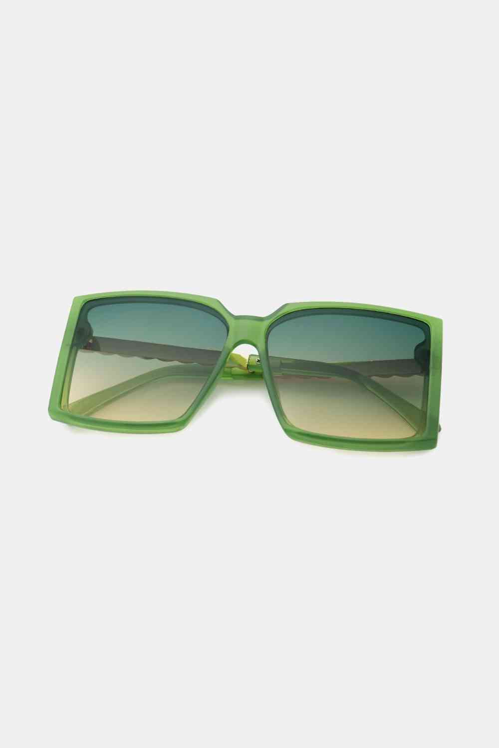 Square polycarbonate frame sunglasses with UV400 protection and metal-plastic hybrid temples, includes protective case.