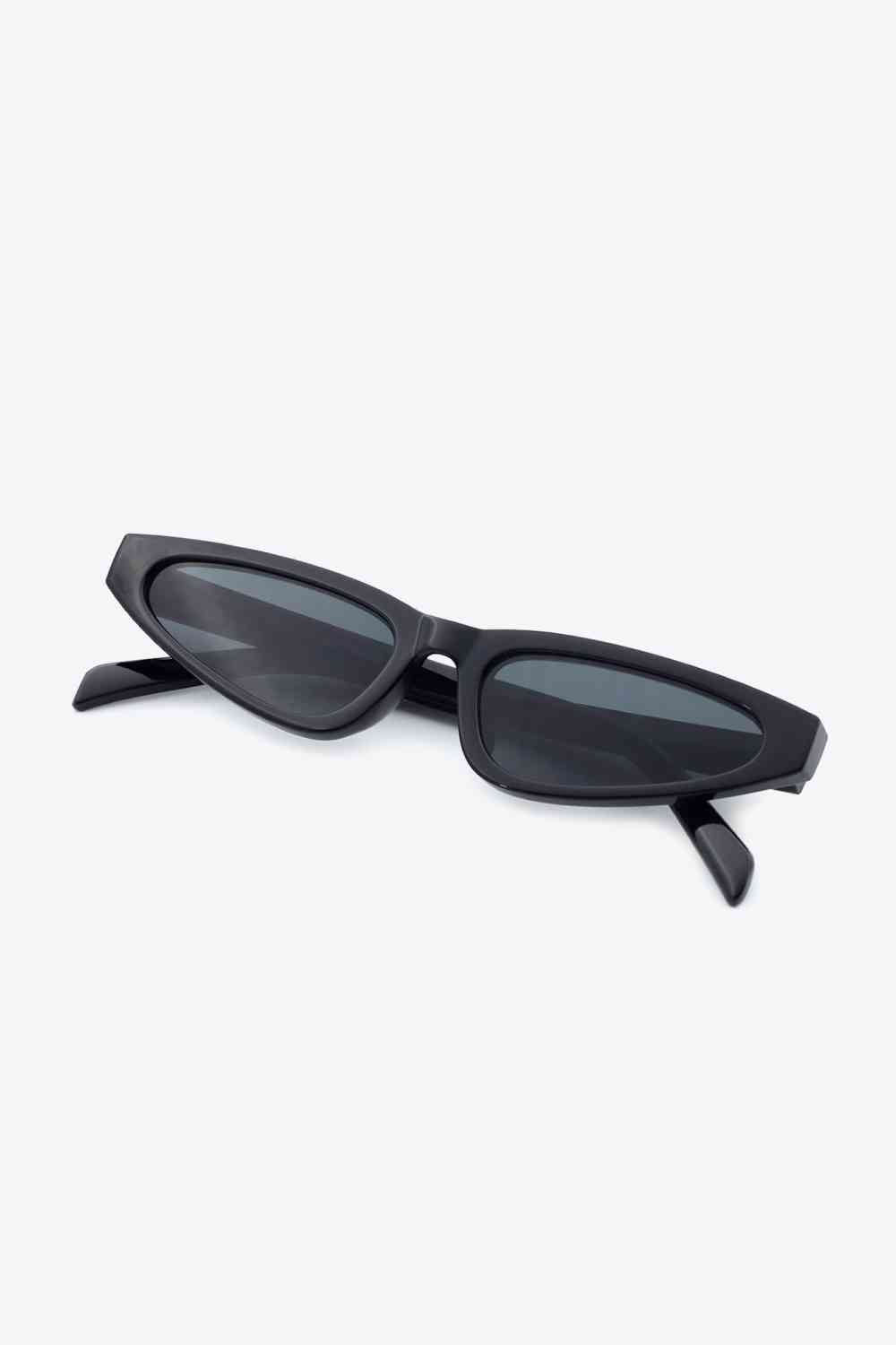Polycarbonate Frame UV400 Cat Eye Sunglasses with acetate lenses and UV protection.