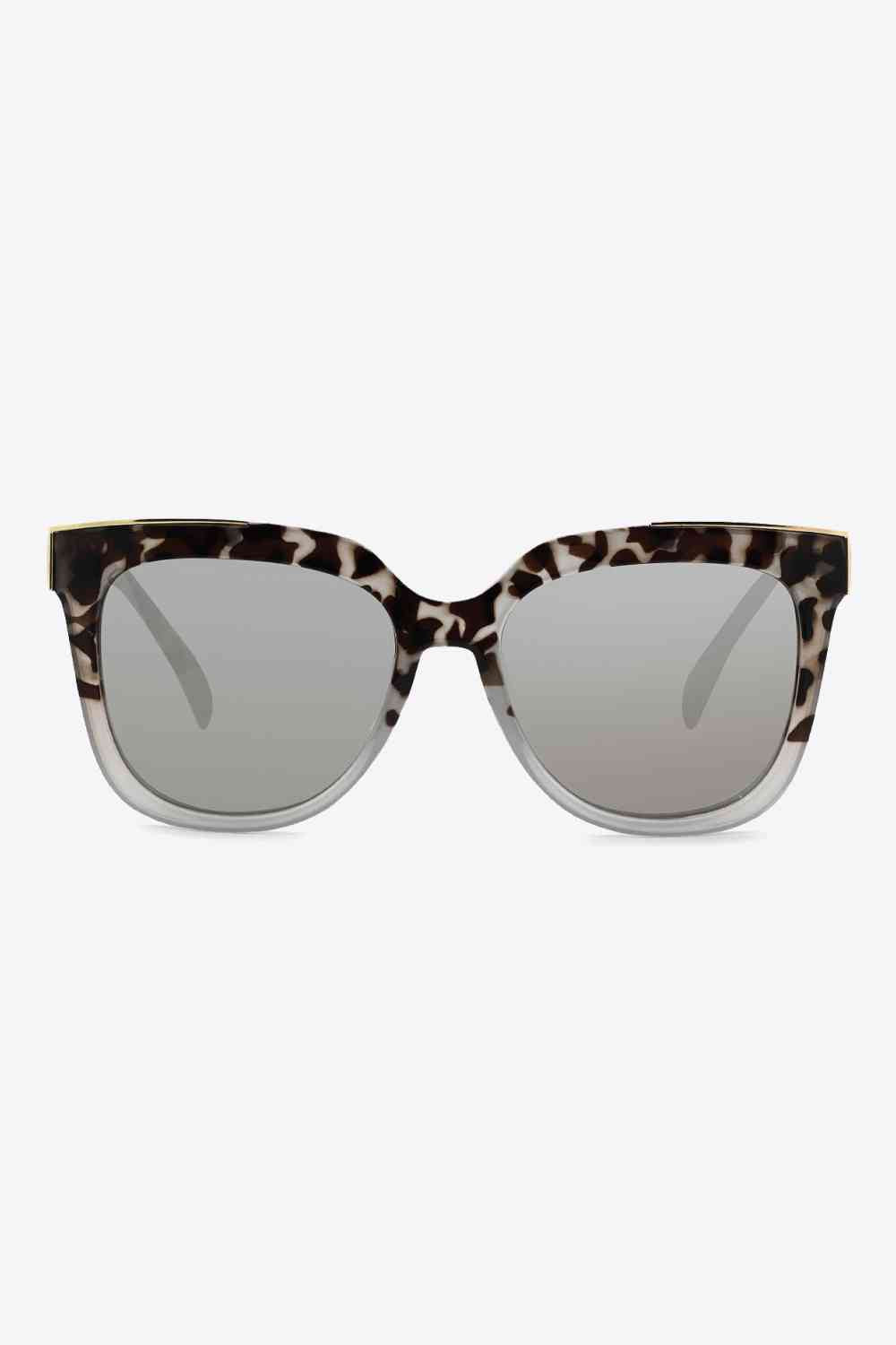 Tortoiseshell square sunglasses with UV400 protection, acetate lenses, and a polycarbonate frame, includes protective case.